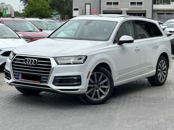 Audi Q7-(7 Locuri)