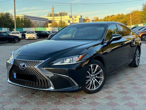 Lexus ES Series 2020